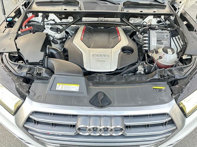 Подержанный Audi SQ5 II (FY), 3.0 л, 2018 в Шардже от Al Hashal Used Cars Белый цвет. GCC | AUTO.AE