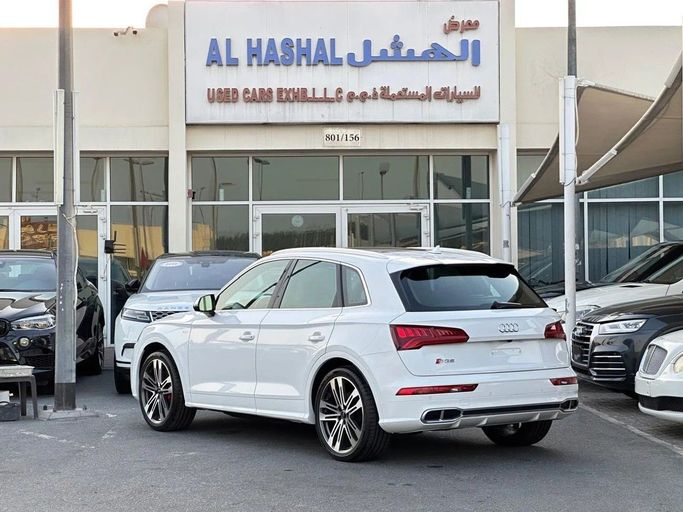 Подержанный Audi SQ5 II (FY), 3.0 л, 2018 в Шардже от Al Hashal Used Cars Белый цвет. GCC | AUTO.AE