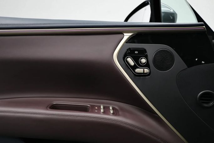 New Avatr 11 I Facelift, 1.5 l, 2025 in Sharjah by Al Qassem Cars Trading, Grey color. Other | AUTO.AE