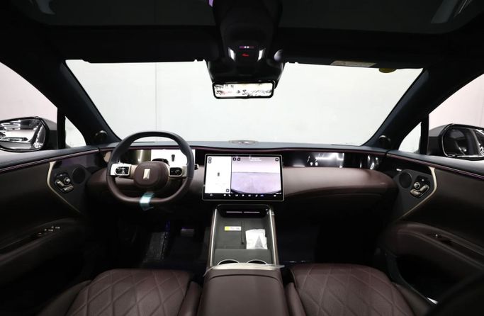 New Avatr 11 I Facelift, 1.5 l, 2025 in Sharjah by Al Qassem Cars Trading, Grey color. Other | AUTO.AE