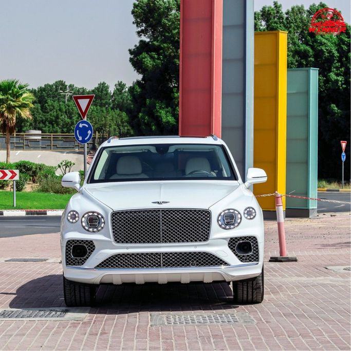 Used Bentley Bentayga I Facelift, 4.0 l, 2023 in Sharjah by MK Cars, White color. American Specs | AUTO.AE