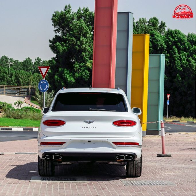 Used Bentley Bentayga I Facelift, 4.0 l, 2023 in Sharjah by MK Cars, White color. American Specs | AUTO.AE