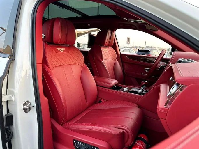 Used Bentley Bentayga Speed I, 6.0 l, 2017 in Sharjah by Ahmad alkhodari Motors, White color. GCC Specs | AUTO.AE