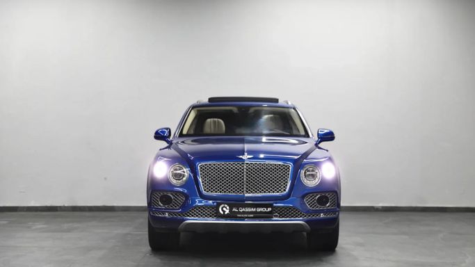 Used Bentley Bentayga I, 6.0 l, 2018 in Sharjah by Al Qassem Cars Trading, Blue color. GCC Specs | AUTO.AE
