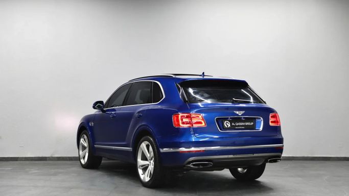Used Bentley Bentayga I, 6.0 l, 2018 in Sharjah by Al Qassem Cars Trading, Blue color. GCC Specs | AUTO.AE