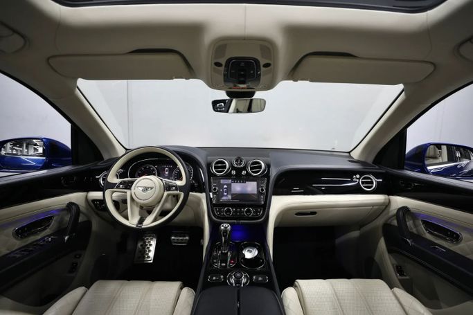 Used Bentley Bentayga I, 6.0 l, 2018 in Sharjah by Al Qassem Cars Trading, Blue color. GCC Specs | AUTO.AE