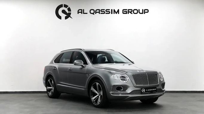 Подержанный Bentley Bentayga I, 6.0 л, 2017 в Шардже от Al Qassem Cars Trading Серый цвет. GCC | AUTO.AE | Объявление #273681