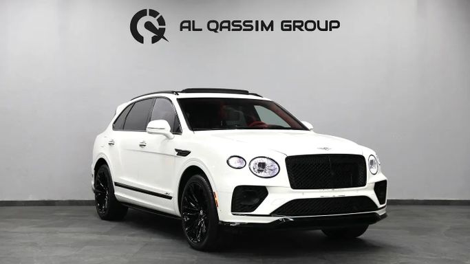 Подержанный Bentley Bentayga Speed I Рестайлинг, 6.0 л, 2021 в Шардже от Al Qassem Cars Trading Белый цвет. Американская | AUTO.AE | Объявление #273682