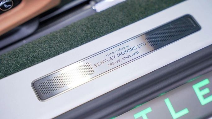 Подержанный Bentley Continental GT III, 4.0 л, 2020 в Шардже от Alsalama Motors Зеленый цвет. GCC | AUTO.AE