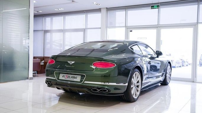 Подержанный Bentley Continental GT III, 4.0 л, 2020 в Шардже от Alsalama Motors Зеленый цвет. GCC | AUTO.AE