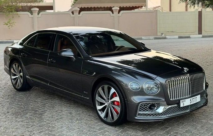 Used Bentley Flying Spur III, 4.0 l, 2020 in Sharjah by Al Faras al Thahabi Used Cars, Black color.  | AUTO.AE