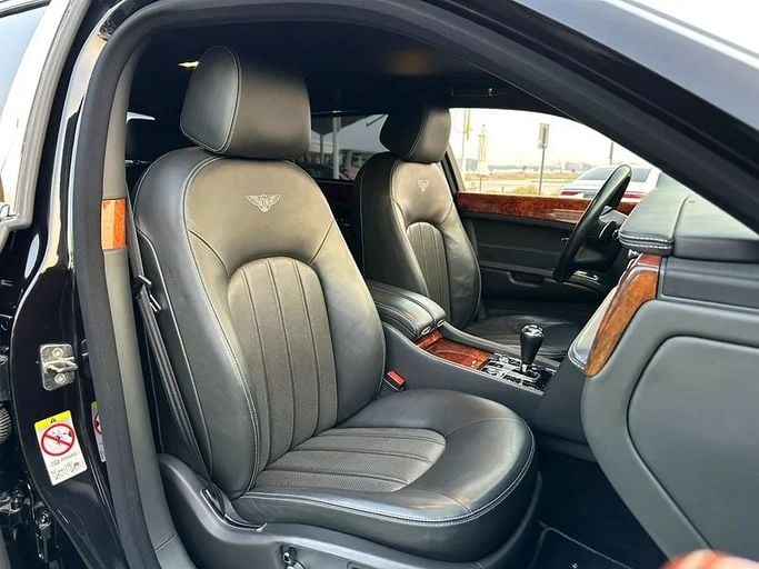 Used Bentley Mulsanne Speed II, 6.8 l, 2012 in Sharjah by Ahmad alkhodari Motors, Black color. Japanese Specs | AUTO.AE