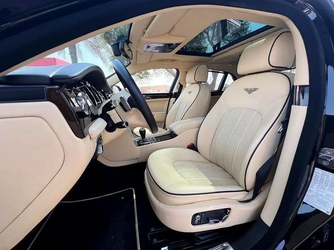Подержанный Bentley Mulsanne II, 6.8 л, 2015 в Шардже от First Choice Cars Черный цвет. GCC | AUTO.AE