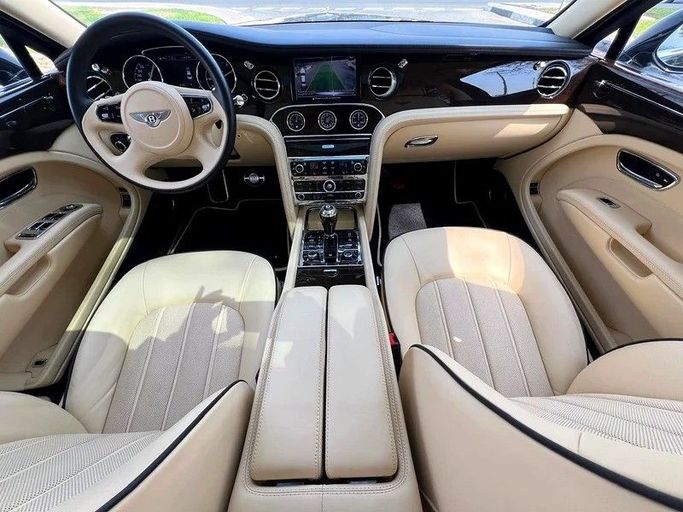 Подержанный Bentley Mulsanne II, 6.8 л, 2015 в Шардже от First Choice Cars Черный цвет. GCC | AUTO.AE