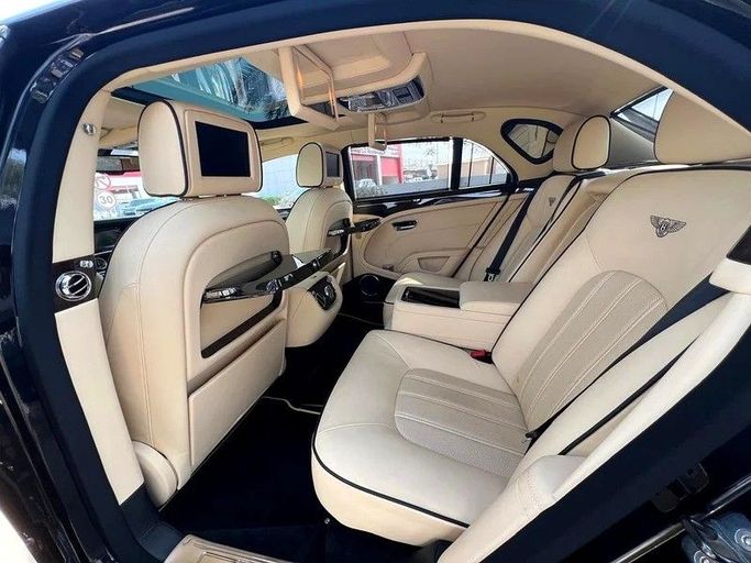 Подержанный Bentley Mulsanne II, 6.8 л, 2015 в Шардже от First Choice Cars Черный цвет. GCC | AUTO.AE