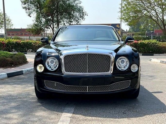 Подержанный Bentley Mulsanne II, 6.8 л, 2015 в Шардже от First Choice Cars Черный цвет. GCC | AUTO.AE