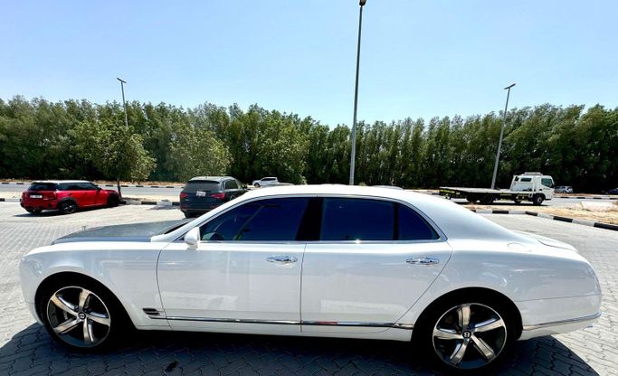 Used Bentley Mulsanne II, 6.8 l, 2013 in Sharjah by DCB Cars, Red color. GCC Specs | AUTO.AE