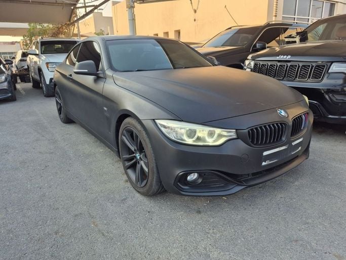 Подержанный BMW 4 Series 420i F32/F33/F36, 2.0 л, 2015 в Шардже от Al Sada used cars Черный цвет. GCC | AUTO.AE
