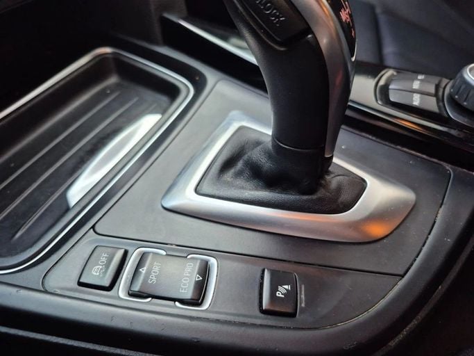 Подержанный BMW 4 Series 420i F32/F33/F36, 2.0 л, 2015 в Шардже от Al Sada used cars Черный цвет. GCC | AUTO.AE