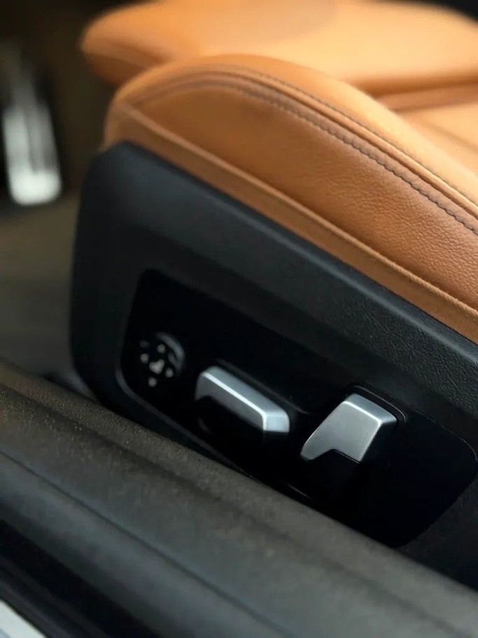 Подержанный BMW 4 Series 430i G22, G23, G26, 2.0 л, 2022 в Шардже от Al Fakhamah Used Cars Синий цвет. Американская | AUTO.AE