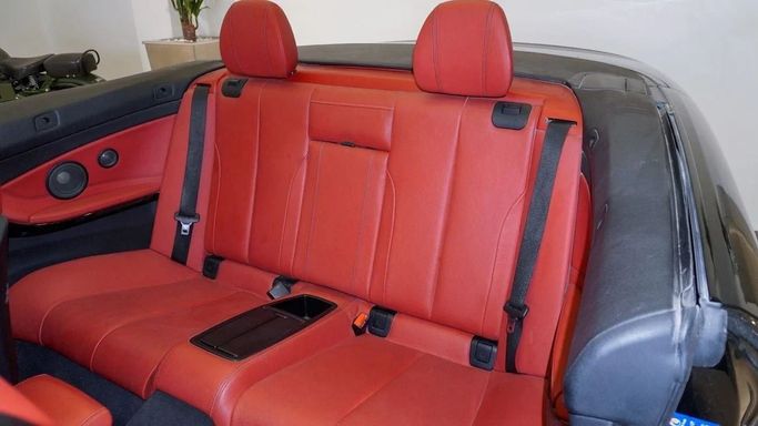 Подержанный BMW 4 Series 430i F32/F33/F36 Рестайлинг, 2.0 л, 2017 в Шардже от Alsalama Motors Черный цвет. GCC | AUTO.AE