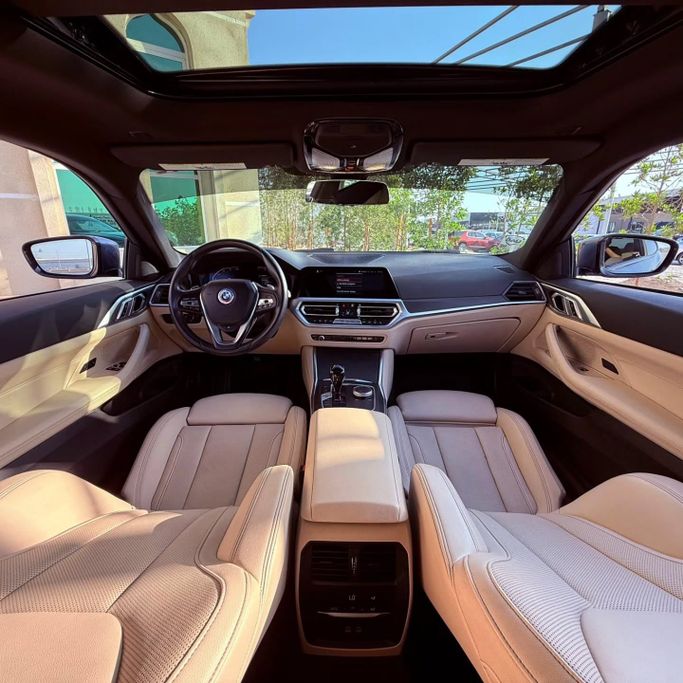 Подержанный BMW 4 Series 430i G22, G23, G26, 2.0 л, 2023 в Шардже от Sarmad Cars Синий цвет. Other | AUTO.AE