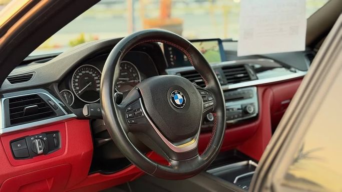 Подержанный BMW 4 Series 430i xDrive F32/F33/F36 Рестайлинг, 2.0 л, 2018 в Шардже от Badar Used Cars Белый цвет.  | AUTO.AE