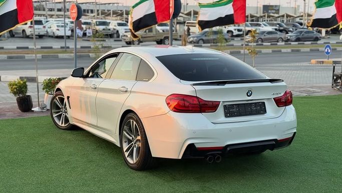 Подержанный BMW 4 Series 430i xDrive F32/F33/F36 Рестайлинг, 2.0 л, 2018 в Шардже от Badar Used Cars Белый цвет.  | AUTO.AE