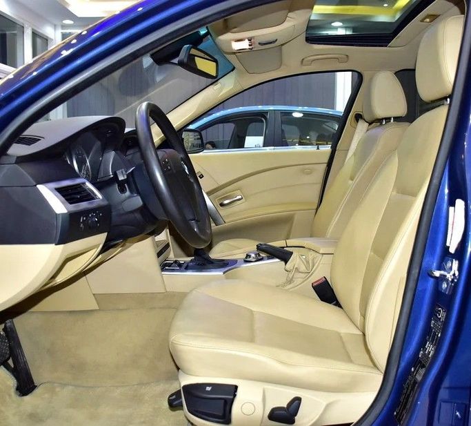 Used BMW 5 Series 520i V (E60/E61), 2.2 l, 2005 in Sharjah by Honey Gidosha Used Cars Tr., Blue color.  | AUTO.AE