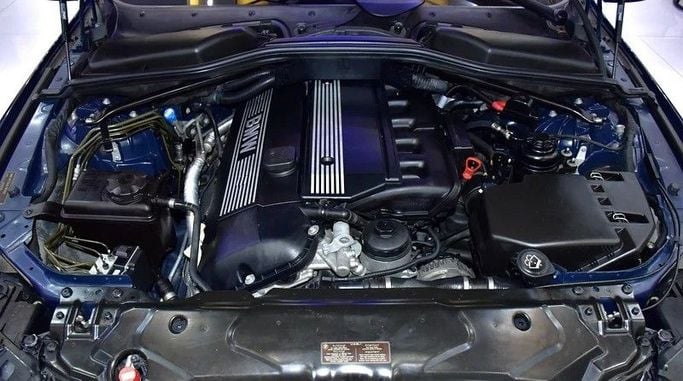 Used BMW 5 Series 520i V (E60/E61), 2.2 l, 2005 in Sharjah by Honey Gidosha Used Cars Tr., Blue color.  | AUTO.AE