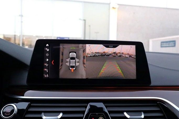 Подержанный BMW 5 Series 540i VII (G30/G31), 3.0 л, 2018 в Шардже от Al Rukin Al Saudi Серый цвет. GCC | AUTO.AE