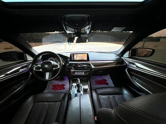 Подержанный BMW 5 Series 540i VII (G30/G31), 3.0 л, 2018 в Шардже от Al Rukin Al Saudi Черный цвет. GCC | AUTO.AE