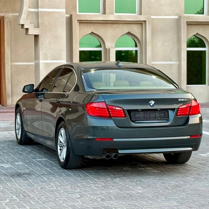 Подержанный BMW 5 Series 520i VI (F10/F11/F07) Рестайлинг, 2.0 л, 2013 в Шардже от Sarmad Cars Зеленый цвет. Other | AUTO.AE