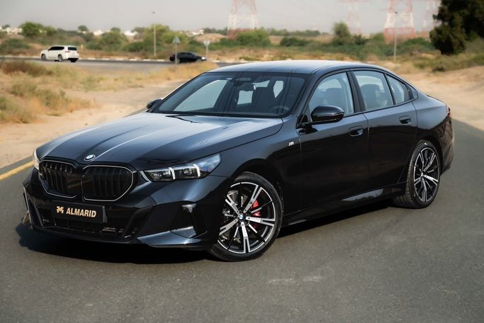Подержанный BMW 5 Series 520i VIII (G60/G61/G68), 2.0 л, 2026 в Шардже от Al Marid Motors Черный цвет.  | AUTO.AE | Объявление #272868