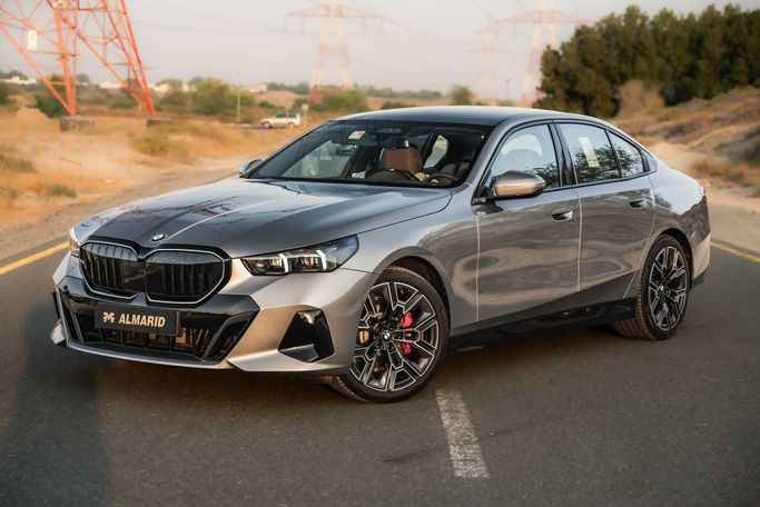 Новый BMW 5 Series 520i VIII (G60/G61/G68), 2.0 л, 2026 в Шардже от Al Marid Motors Серый цвет.  | AUTO.AE | Объявление #272871