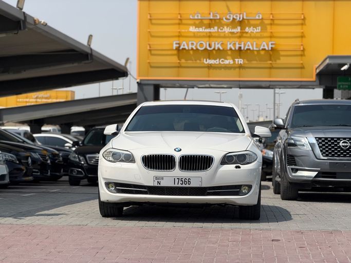 Подержанный ⁦BMW 5 Series 528Li VI (F10/F11/F07), 2.0 л, 2013⁩ в ОАЭ, Шарджа от FAROUK KHALAF Белый цвет. GCC | AUTO.AE | Объявление #293378
