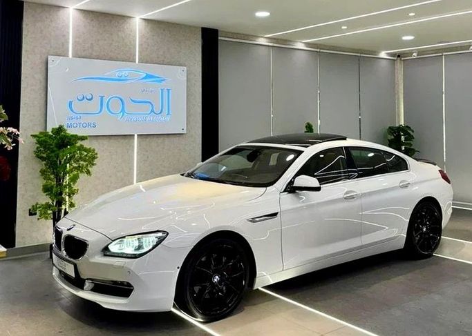 Подержанный BMW 6 Series 640i III (F06/F13/F12) Рестайлинг, 3.0 л, 2016 в Шардже от Ayoon Alhoot Motors Белый цвет. GCC | AUTO.AE