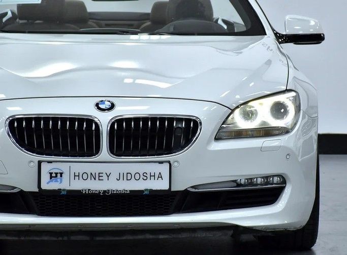 Подержанный BMW 6 Series 650i III (F06/F13/F12), 4.4 л, 2011 в Шардже от Honey Gidosha Used Cars Tr. Белый цвет.  | AUTO.AE
