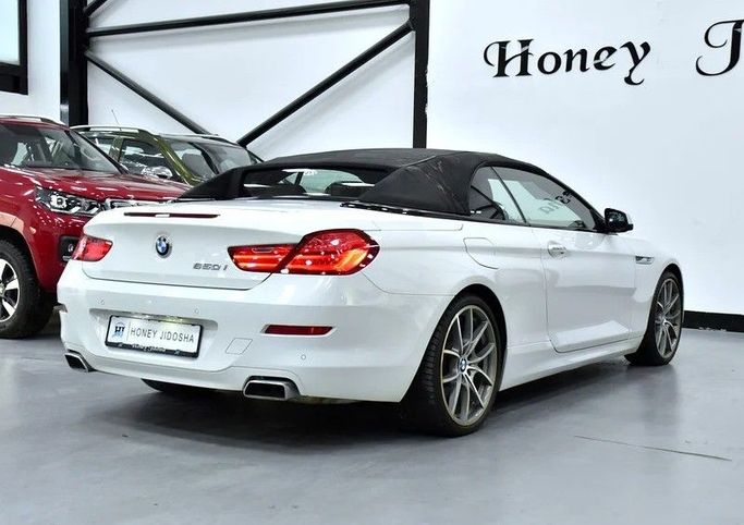 Подержанный BMW 6 Series 650i III (F06/F13/F12), 4.4 л, 2011 в Шардже от Honey Gidosha Used Cars Tr. Белый цвет.  | AUTO.AE
