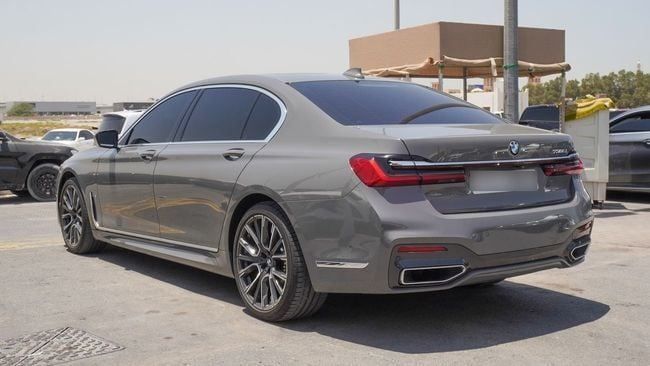 Подержанный BMW 7 Series 730Li VI (G11/G12) Рестайлинг, 0.1 л, 2020 в Шардже от Alnujoom Al Malakiah Used Cars Серый цвет. GCC | AUTO.AE