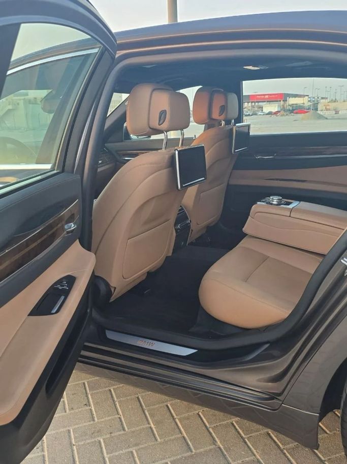 Used BMW 7 Series 730Li V (F01/F02/F04) Facelift, 3.0 l, 2015 in Sharjah by Al Aayan Used Cars, Brown color. GCC Specs | AUTO.AE
