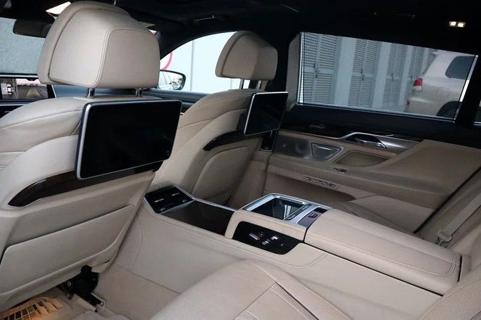 Used BMW 7 Series 740Li VI (G11/G12), 3.0 l, 2016 in Sharjah by Al Rukin Al Saudi, Golden color. GCC Specs | AUTO.AE