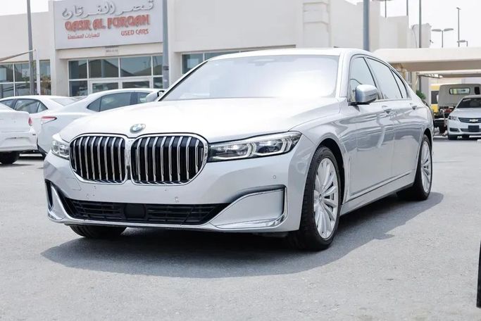 Used BMW 7 Series 740Li xDrive VI (G11/G12) Facelift, 3.0 l, 2020 in Sharjah by Qasr Al Furqan Used Cars, Silver color. GCC Specs | AUTO.AE