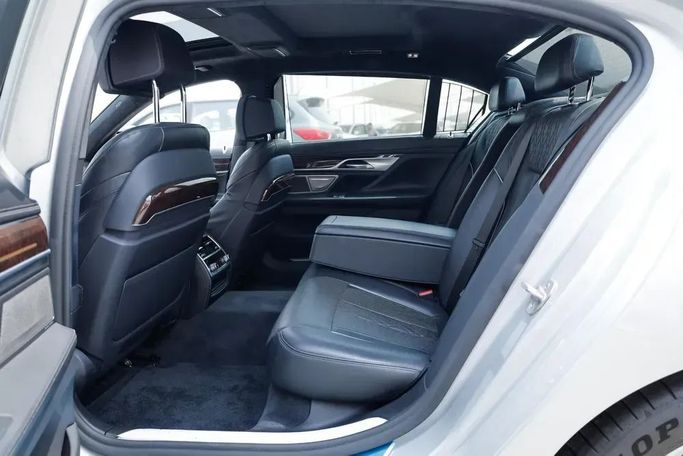 Used BMW 7 Series 740Li xDrive VI (G11/G12) Facelift, 3.0 l, 2020 in Sharjah by Qasr Al Furqan Used Cars, Silver color. GCC Specs | AUTO.AE