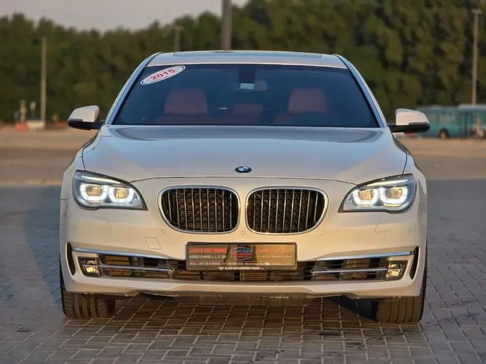 Подержанный BMW 7 Series 740Li VI (G11/G12), 3.0 л, 2017 в Шардже от Al Sayed Ezzat Khamis Белый цвет. GCC | AUTO.AE