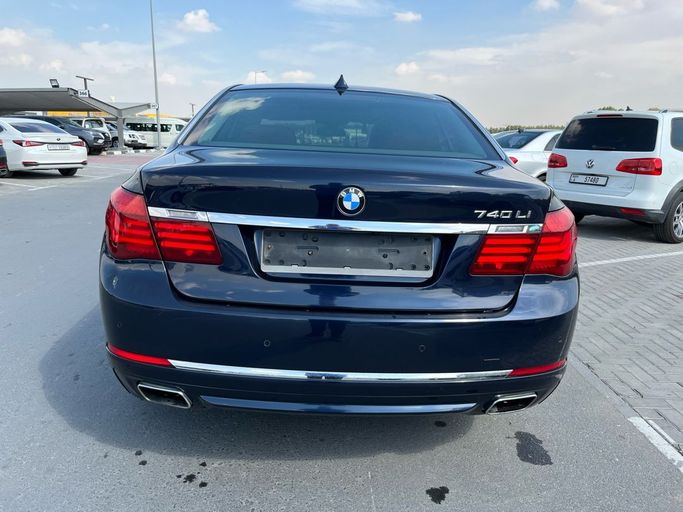 Подержанный BMW 7 Series 740Li V (F01/F02/F04) Рестайлинг, 3.0 л, 2013 в Шардже от Korean City Used Cars Trading LLC Синий цвет. Корейская | AUTO.AE