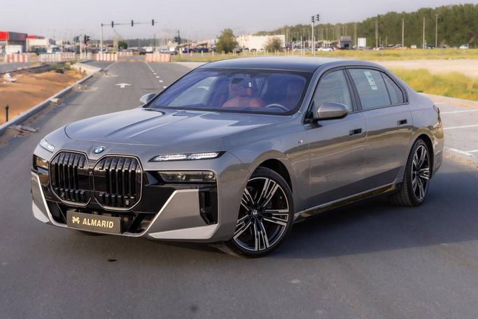 مستعملة BMW 7 Series 735i سابعاً (G70), 3.0 l, 2025 في في الشارقة من Al Marid Motors، اللون رمادي.  | AUTO.AE | إعلان #272813