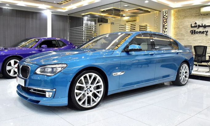 مستعملة BMW 7 Series 750Li V (F01/F02/F04) عملية فيس ليفت V (F01/F02/F04), 4.4 l, 2014 في في الشارقة من Honey Jidosha Used Cars Tr.، اللون أزرق. مواصفات الخليج | AUTO.AE | إعلان #273382