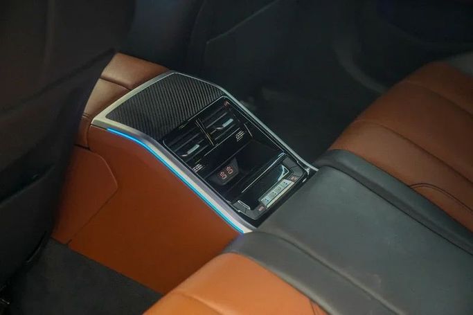 Подержанный BMW 8 Series 840i II (G14/G15/G16) Рестайлинг, 3.0 л, 2023 в Шардже от Almarid Motors Черный цвет. GCC | AUTO.AE