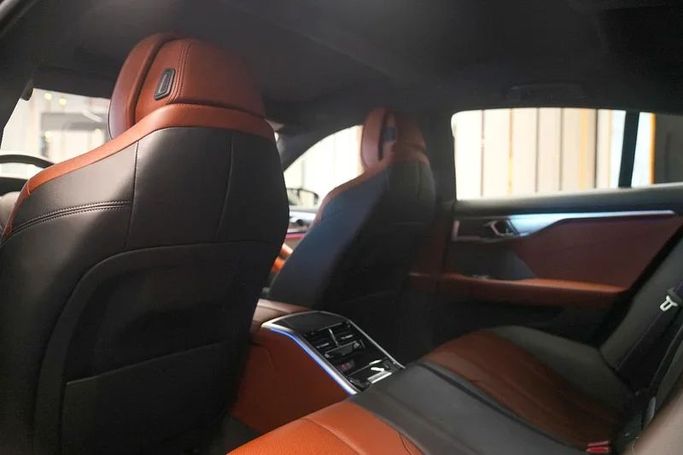 Подержанный BMW 8 Series 840i II (G14/G15/G16) Рестайлинг, 3.0 л, 2023 в Шардже от Almarid Motors Черный цвет. GCC | AUTO.AE